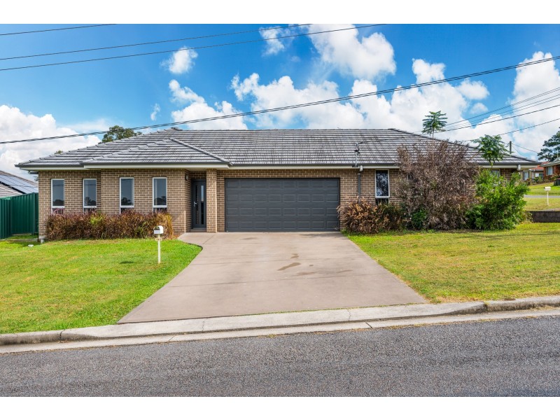 14c Devon Street, Greta NSW 2334