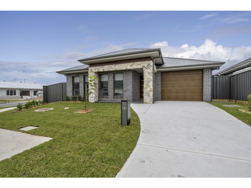 225 Robert Road, Lochinvar NSW 2321