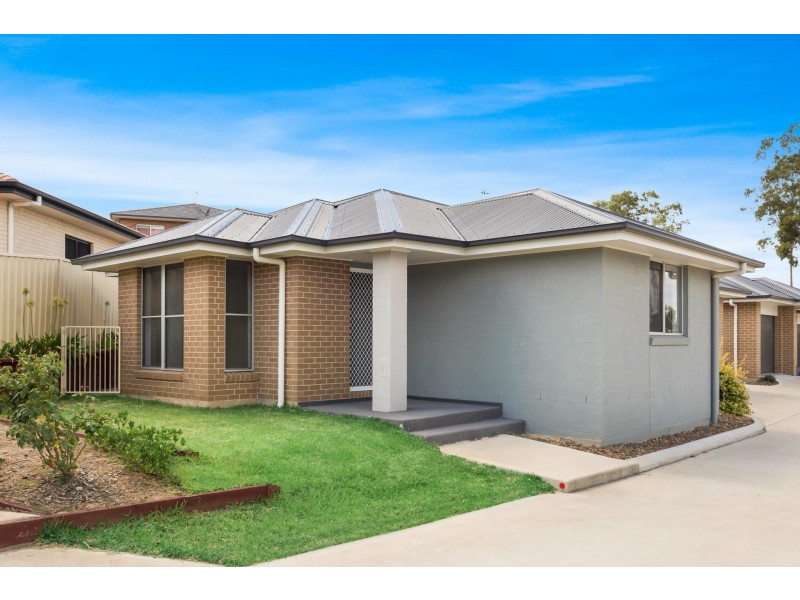 1/61 Clayton Crescent, Rutherford NSW 2320