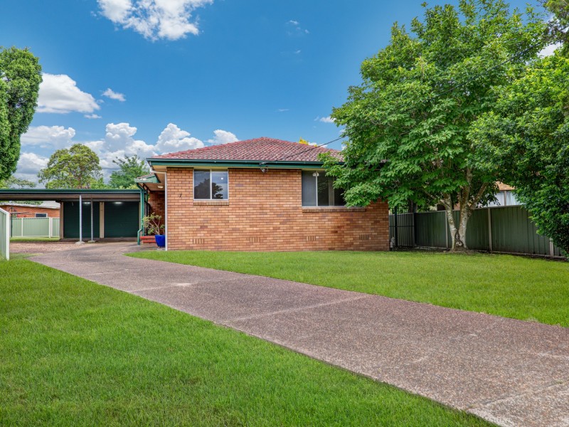 7 Bradbury Street, Tenambit NSW 2323