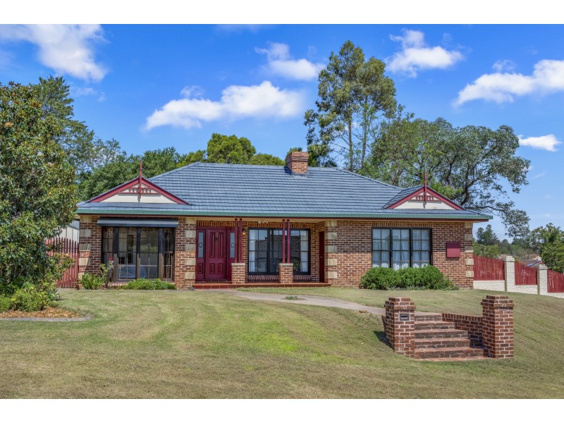 1 Christine Close, Rutherford NSW 2320