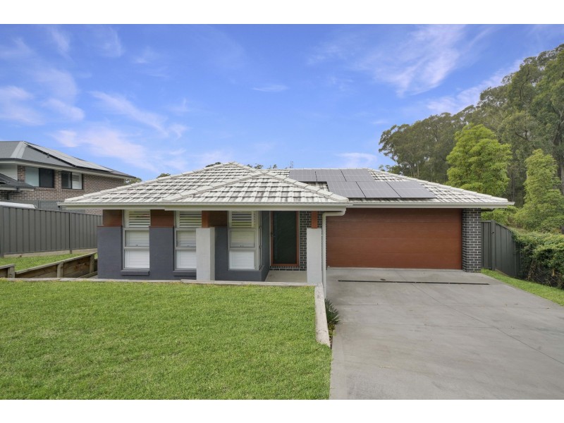29 Stirling Crescent, Fletcher NSW 2287