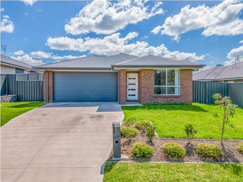 180 Denton Park Drive, Aberglasslyn NSW 2320