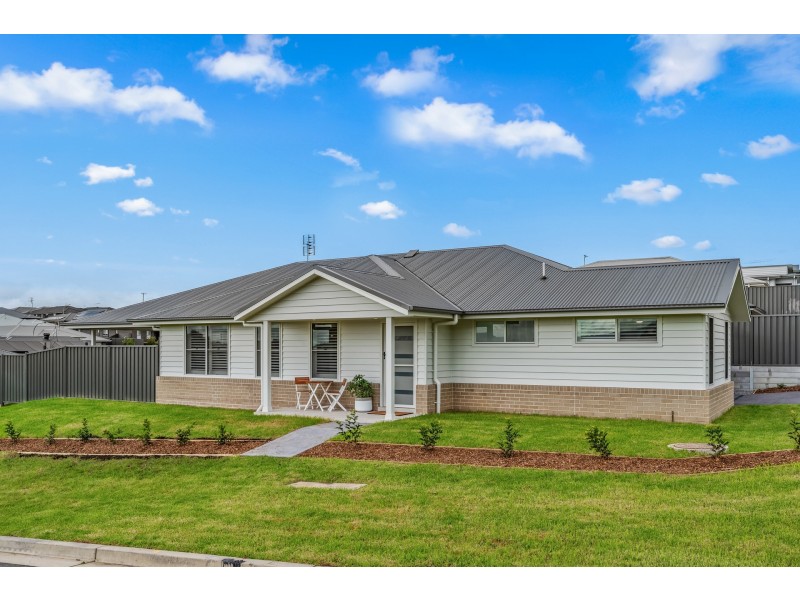 3 Emanuel Drive, Farley NSW 2320