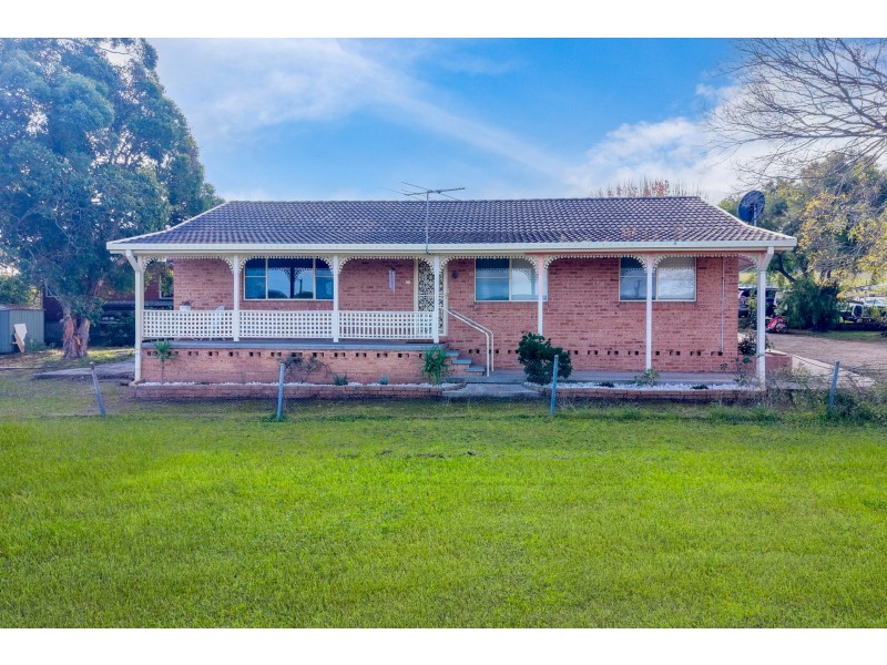 8 Leconfield Road, Greta NSW 2334