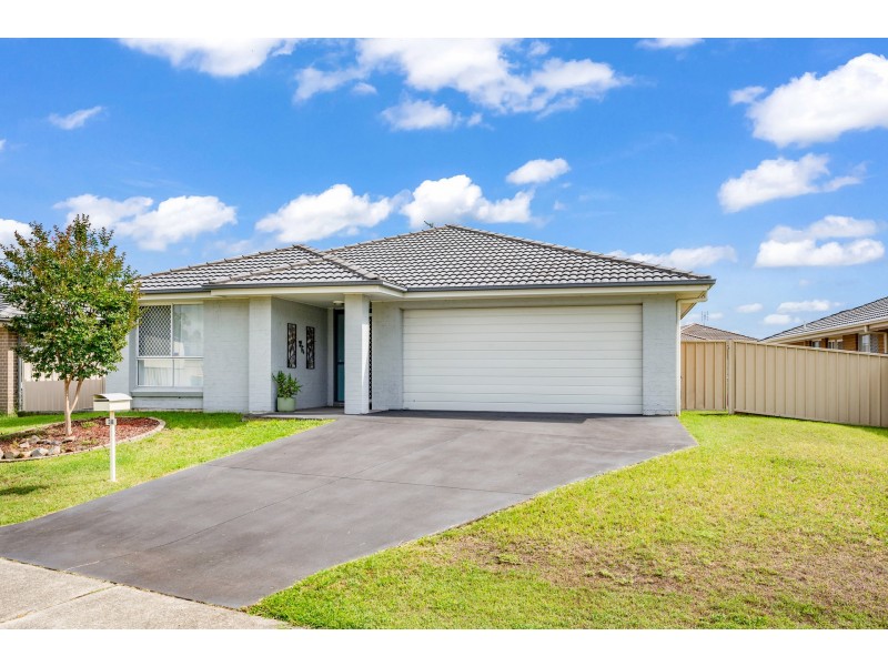 38 Sapphire Drive, Rutherford NSW 2320
