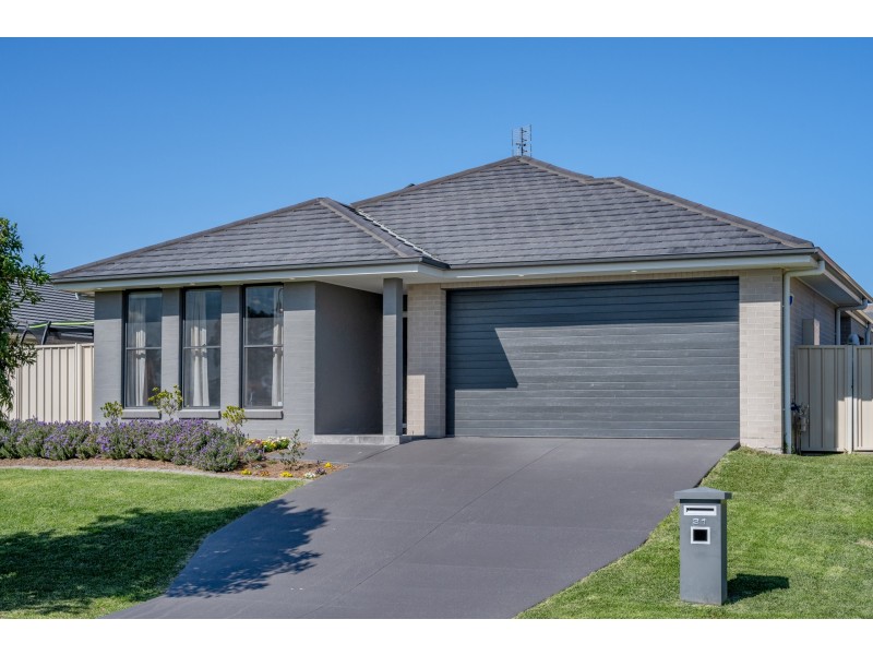 31 Carnarvon Circuit, East Maitland NSW 2323
