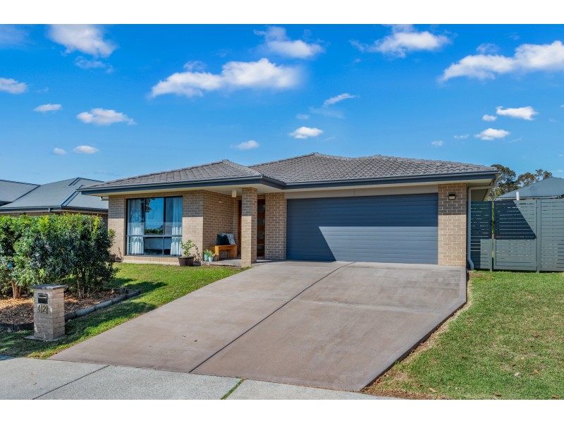 42 Radiant Avenue, Bolwarra Heights NSW 2320