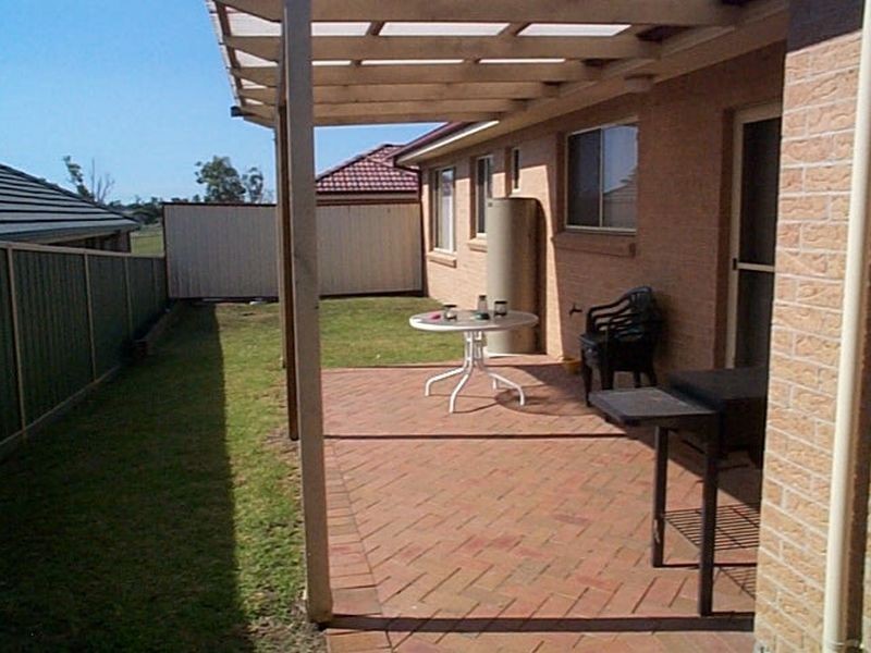 2 Lincoln Close, Morpeth NSW 2321
