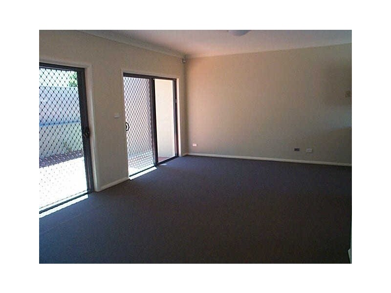 3/70 King Street, East Maitland NSW 2323