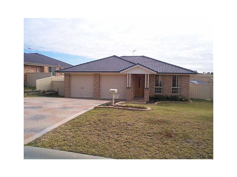 13 Peppertree Circuit, Aberglasslyn NSW 2320