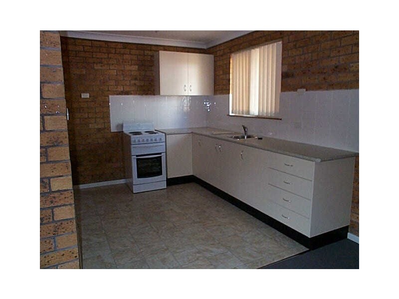 2/13 Cumberland Street, East Maitland NSW 2323