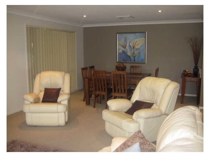 7 Wattlebird Close, Aberglasslyn NSW 2320