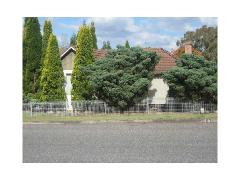 8 Tenambit Street, East Maitland NSW 2323