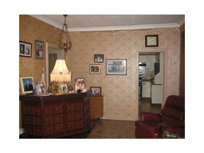 8 Tenambit Street, East Maitland NSW 2323