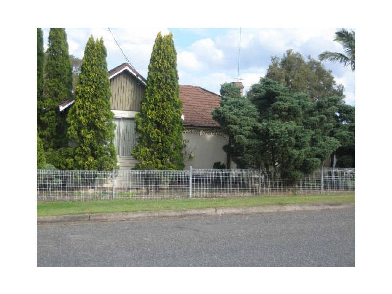 8 Tenambit Street, East Maitland NSW 2323