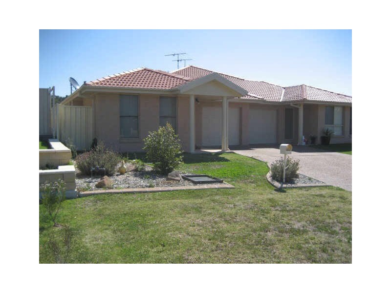 1/4 Upington Drive, East Maitland NSW 2323