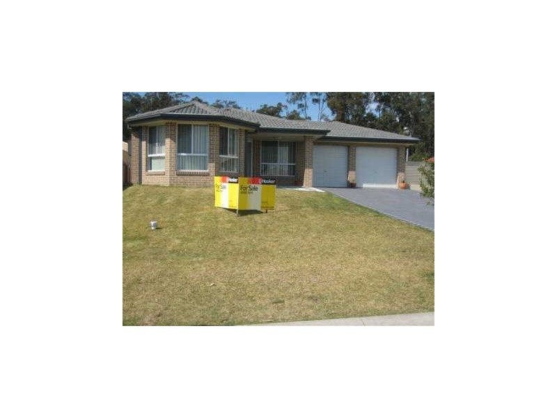 18 Prieska Way, East Maitland NSW 2323