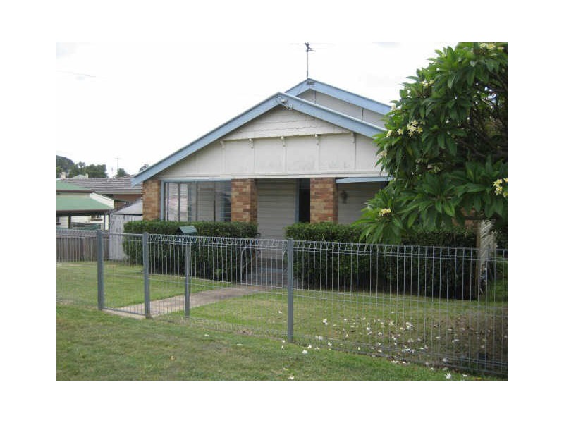 6 Hobart St, East Maitland NSW 2323