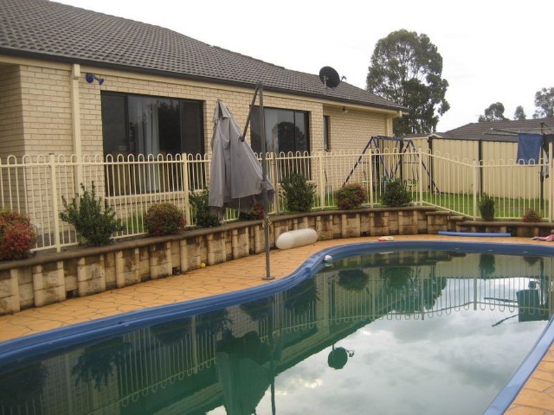 5 Coburn Circuit, Metford NSW 2323