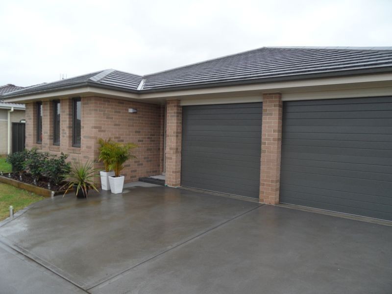 27 Niven Parade, Aberglasslyn NSW 2320
