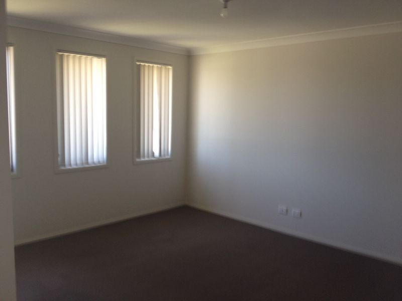 27 Niven Parade, Aberglasslyn NSW 2320