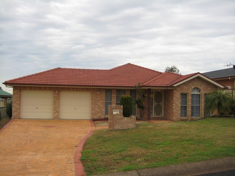 41 Clayton Crescent, Rutherford NSW 2320