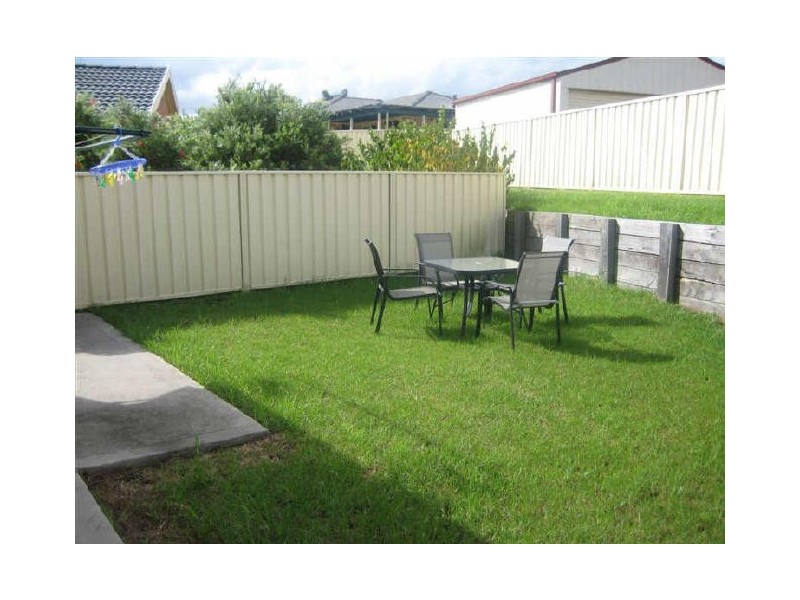2/37 Ventura Close, Rutherford NSW 2320