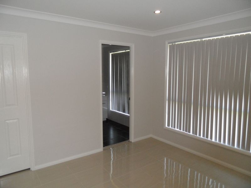 8 James Leslie Drive, Gillieston Heights NSW 2321