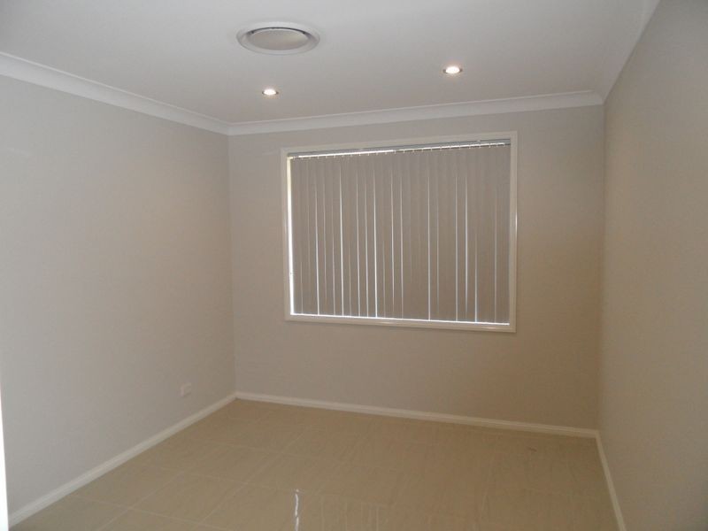 8 James Leslie Drive, Gillieston Heights NSW 2321