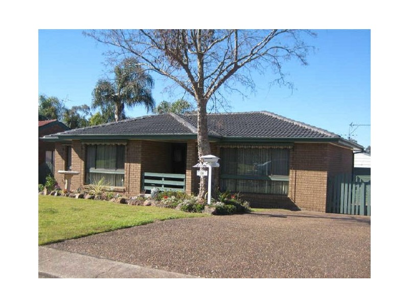 13 Stradbroke Avenue, Metford NSW 2323