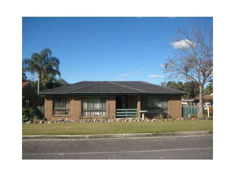 13 Stradbroke Avenue, Metford NSW 2323