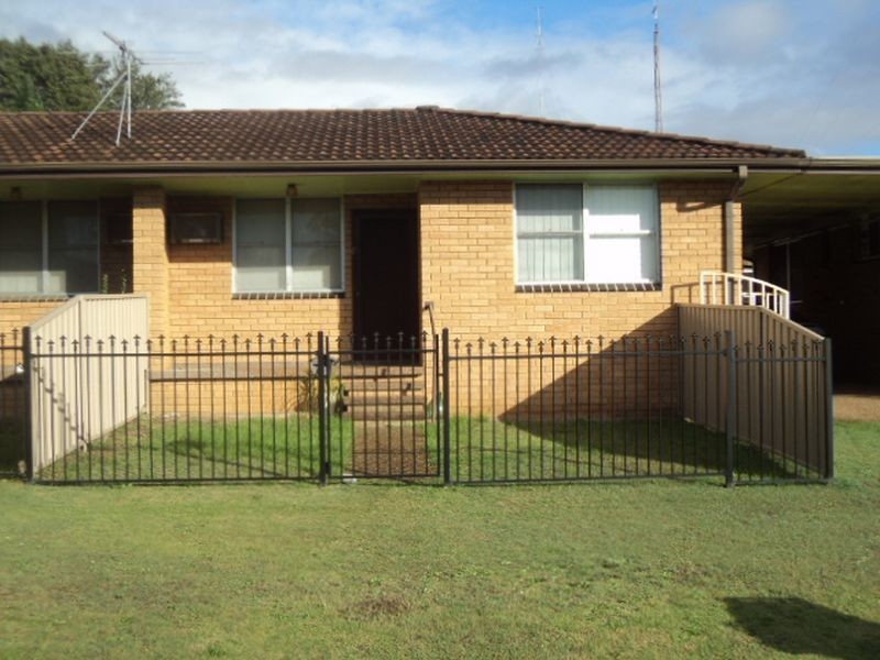 2/11 McFarlane Street, Cessnock NSW 2325