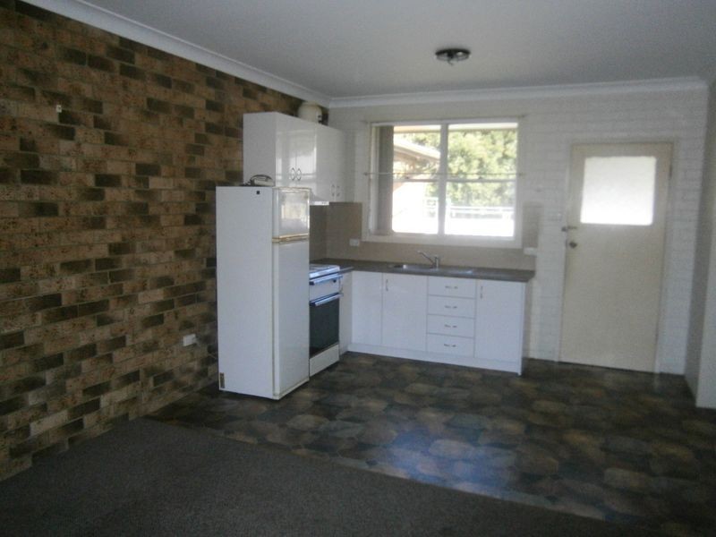2/11 McFarlane Street, Cessnock NSW 2325