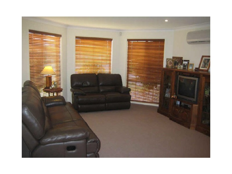 42 Pyalla Avenue, Aberglasslyn NSW 2320