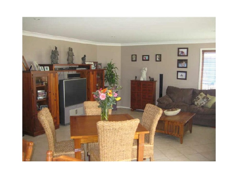 42 Pyalla Avenue, Aberglasslyn NSW 2320