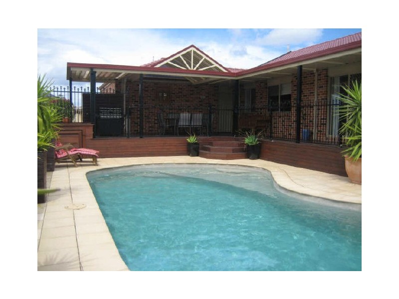 42 Pyalla Avenue, Aberglasslyn NSW 2320