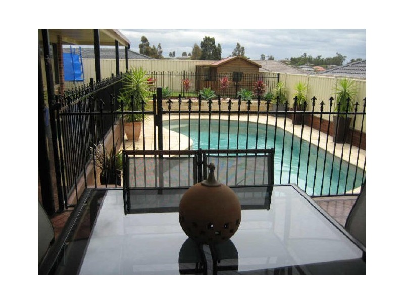 42 Pyalla Avenue, Aberglasslyn NSW 2320