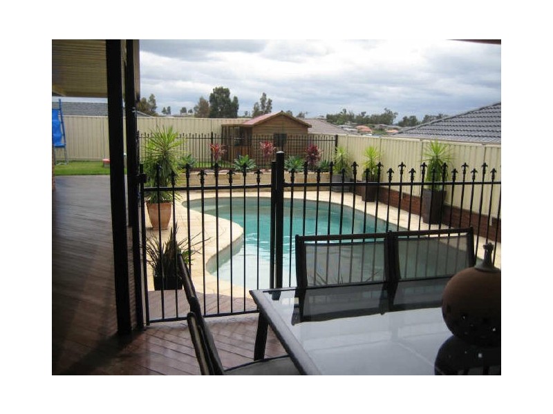 42 Pyalla Avenue, Aberglasslyn NSW 2320