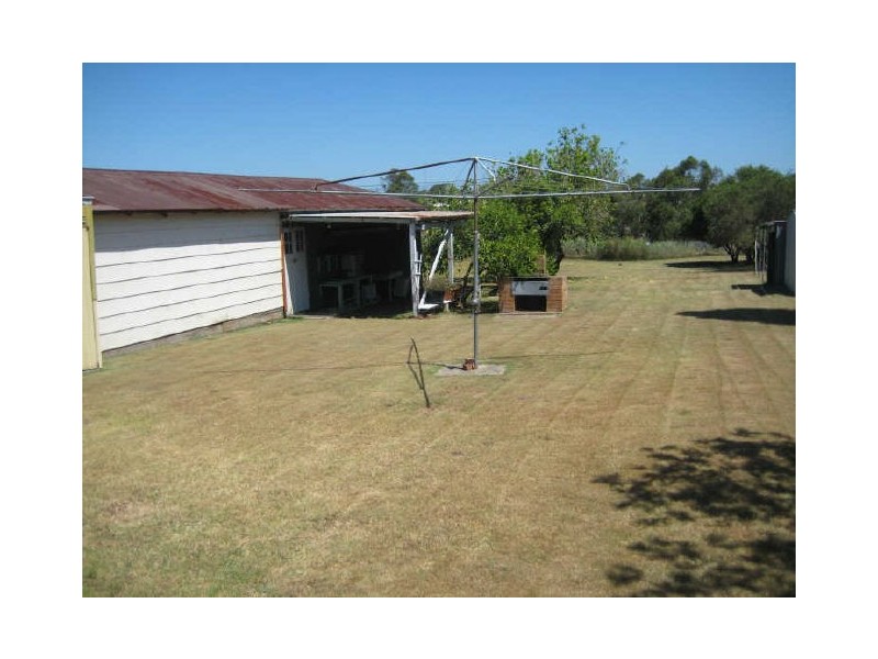 25 Raymond Terrace Road, East Maitland NSW 2323