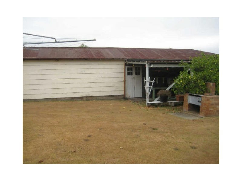 25 Raymond Terrace Road, East Maitland NSW 2323