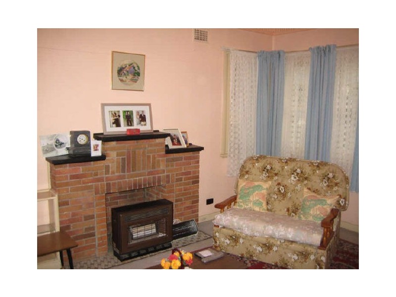 25 Raymond Terrace Road, East Maitland NSW 2323