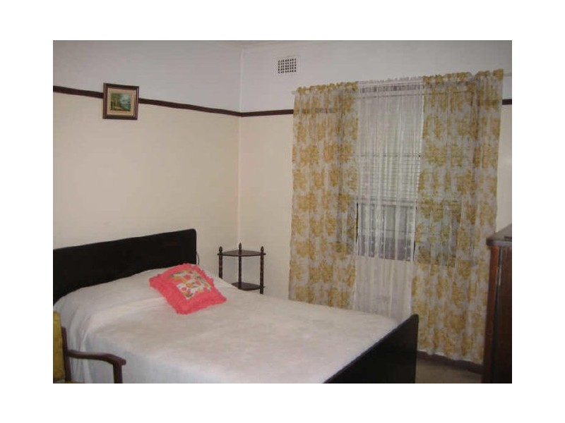 25 Raymond Terrace Road, East Maitland NSW 2323