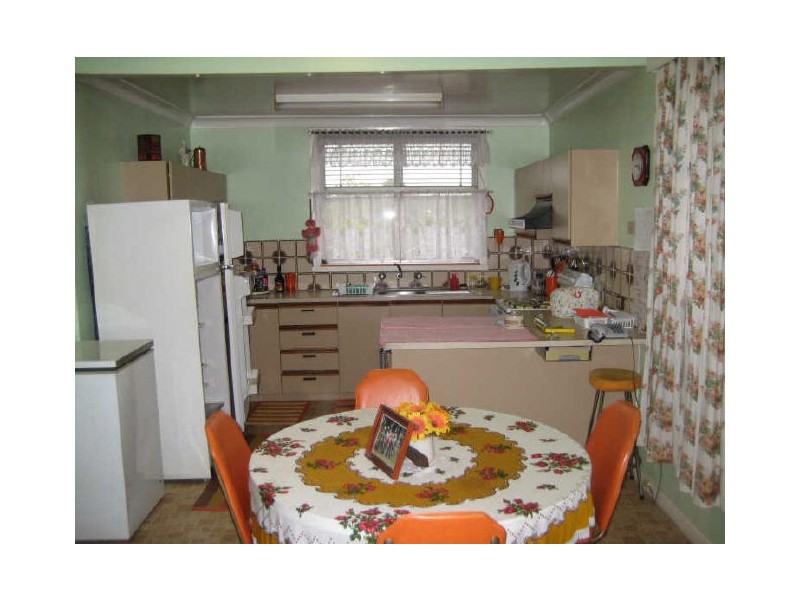 25 Raymond Terrace Road, East Maitland NSW 2323