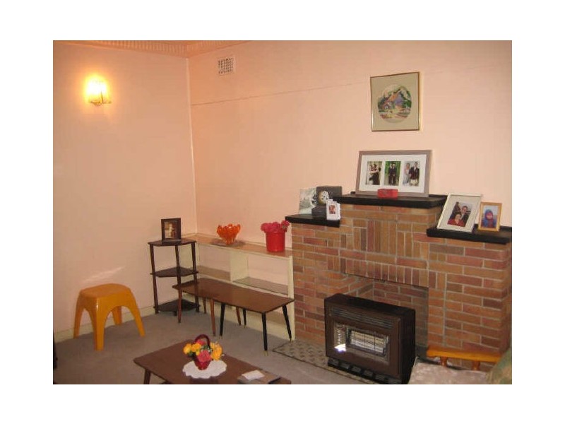 25 Raymond Terrace Road, East Maitland NSW 2323