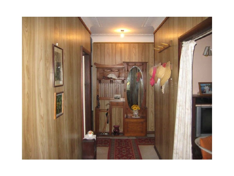 25 Raymond Terrace Road, East Maitland NSW 2323