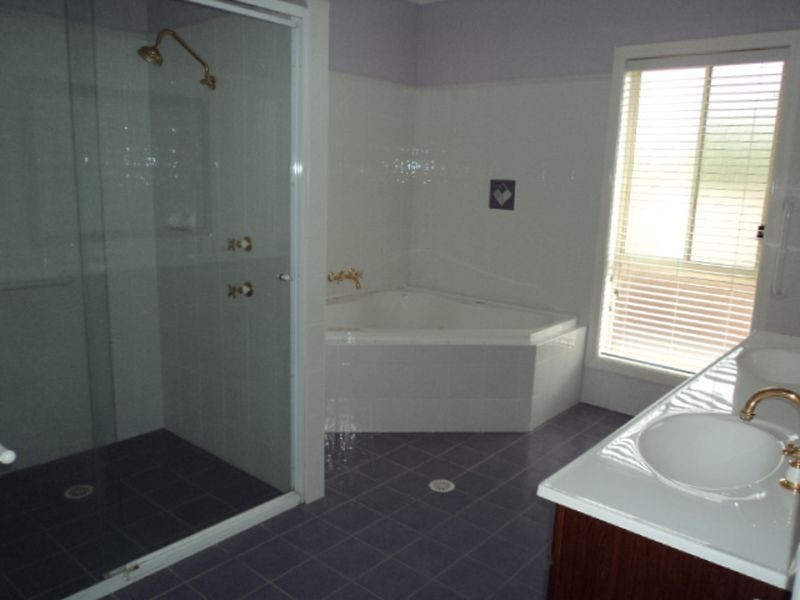 6 Darfield Close, Bolwarra Heights NSW 2320