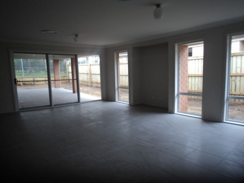 21 Honeysuckle Drive, Aberglasslyn NSW 2320