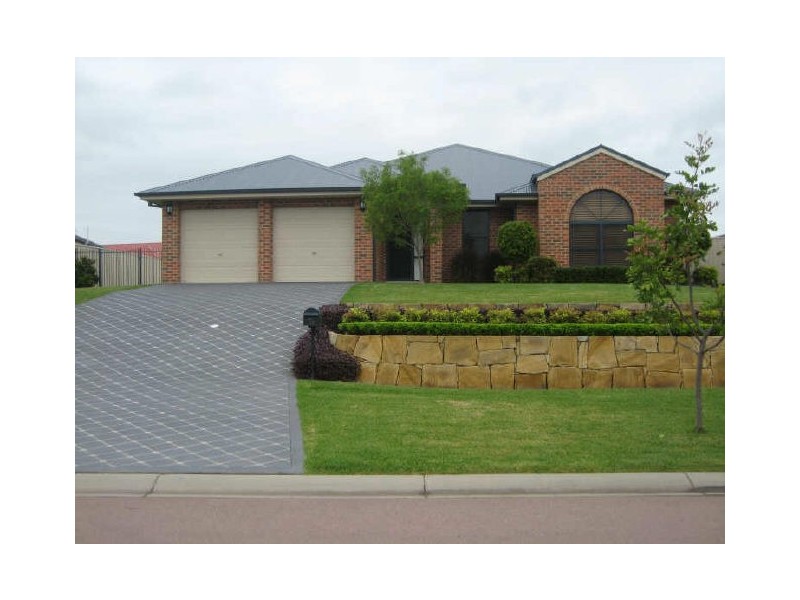 17 Fernleigh Avenue, Aberglasslyn NSW 2320