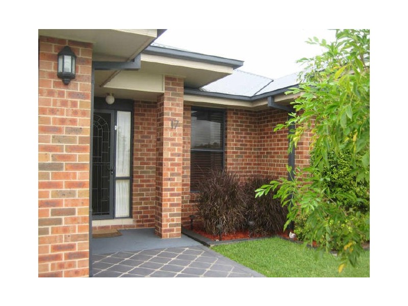 17 Fernleigh Avenue, Aberglasslyn NSW 2320